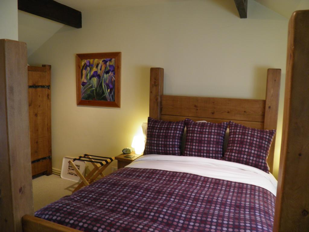 The Lion Bed And Breakfast Gwytherin Room photo
